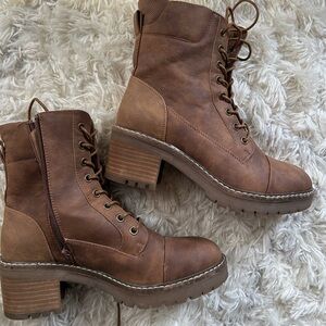 ☀️3/$25 B-52 By Bullboxer Lace Up Chunky Brown Combat Boots 8